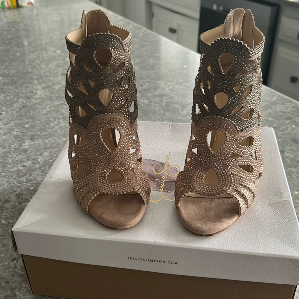 Jessica Simpson sueded heels